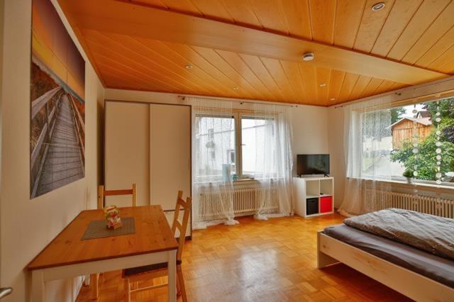 Zimmervermietung Familie Kolb Oberessendorf エクステリア 写真
